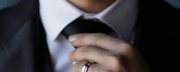 costume parfait pour un mariage