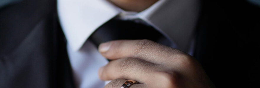 costume parfait pour un mariage